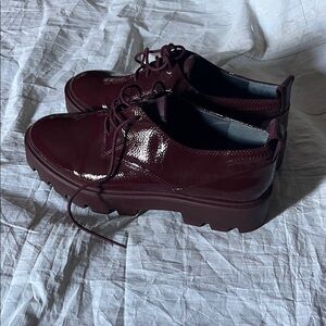Franco Sarto women’s Glossy Burgundy Oxfords